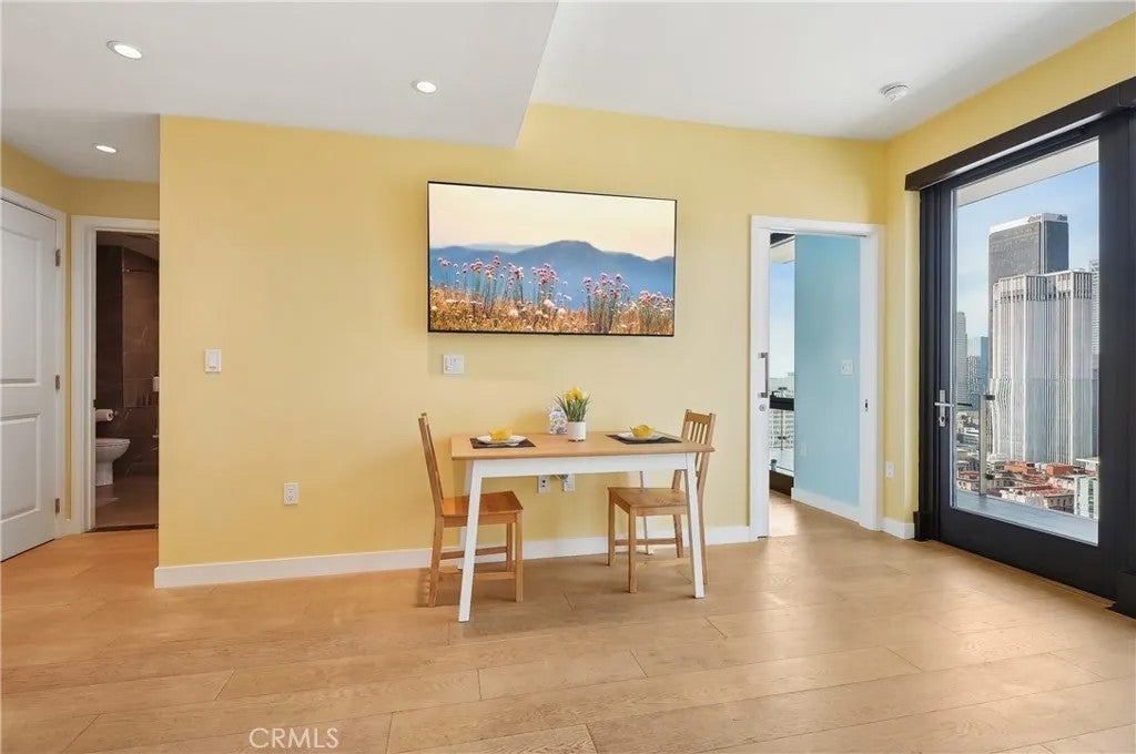 400 S Broadway 3406