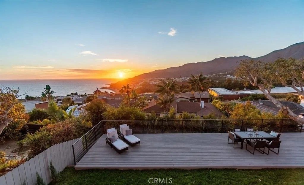 Photo of 243 Notteargenta Rd, Pacific Palisades, CA 90272 (MLS # CV26028855)