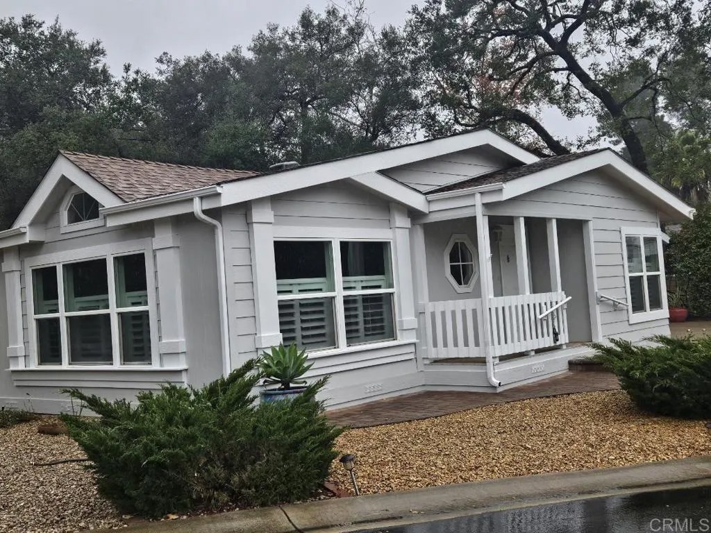 8975 Lawrence Welk Drive 7