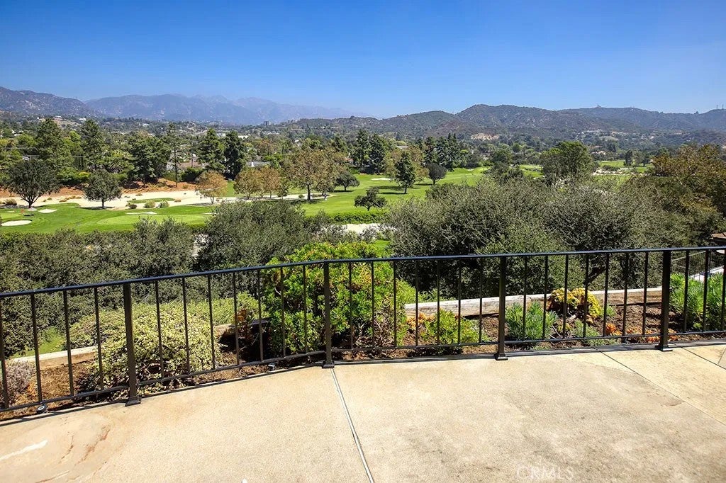 3360 Country Club