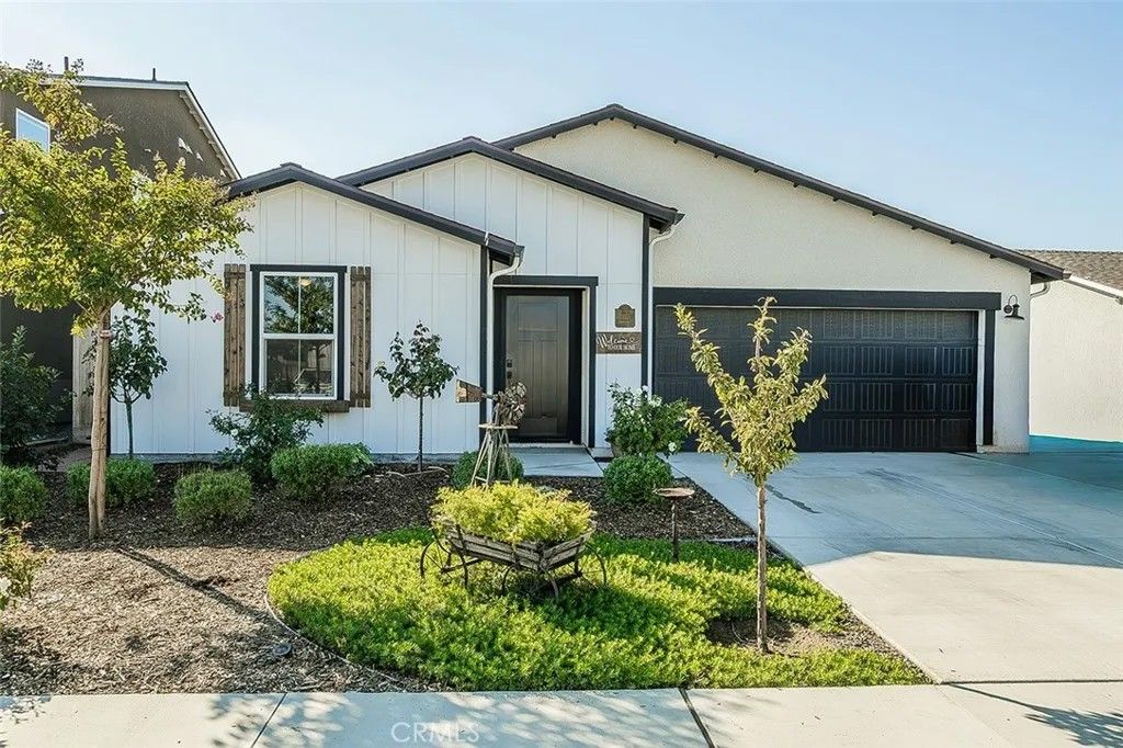 Photo of 2161 Heidi Avenue, Sanger, CA 93657 (MLS # FR26014238)