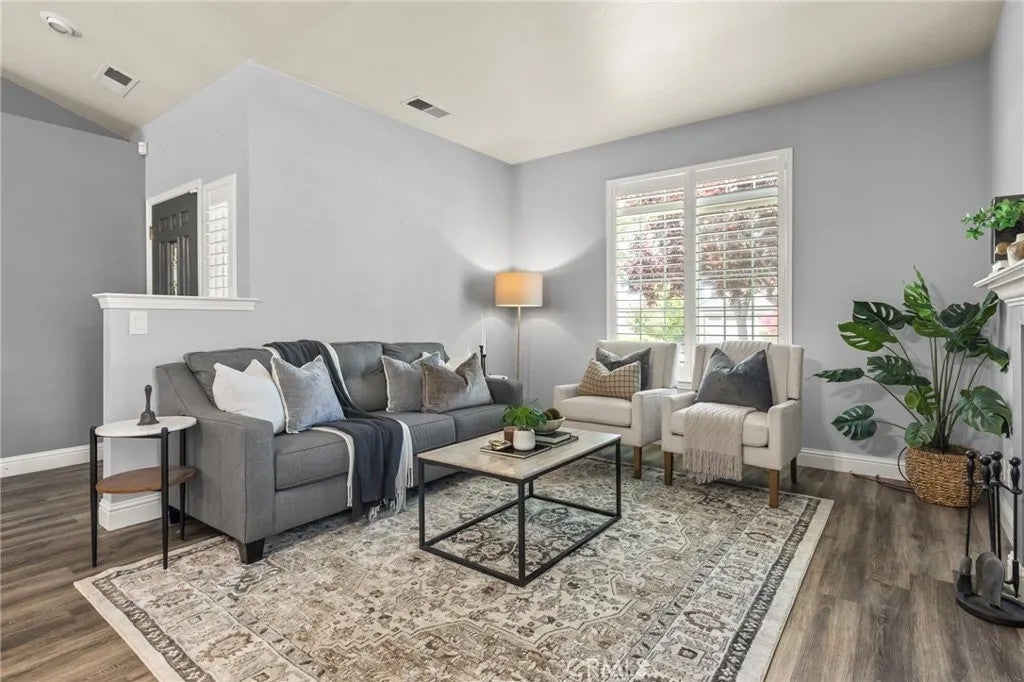 1 Shearwater Court