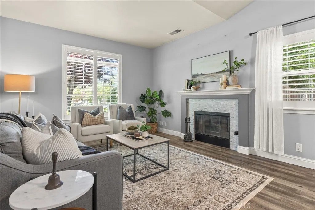 1 Shearwater Court