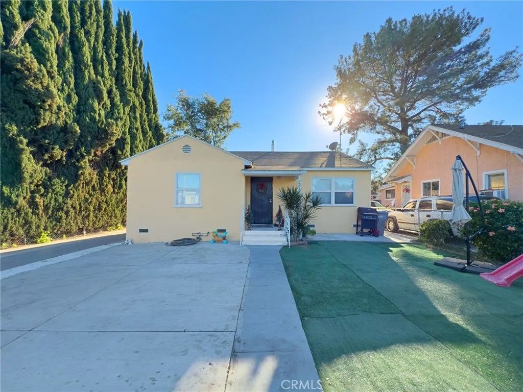 Photo of 3556 Euclid St, Lynwood, CA 90262 (MLS # RS25266641)