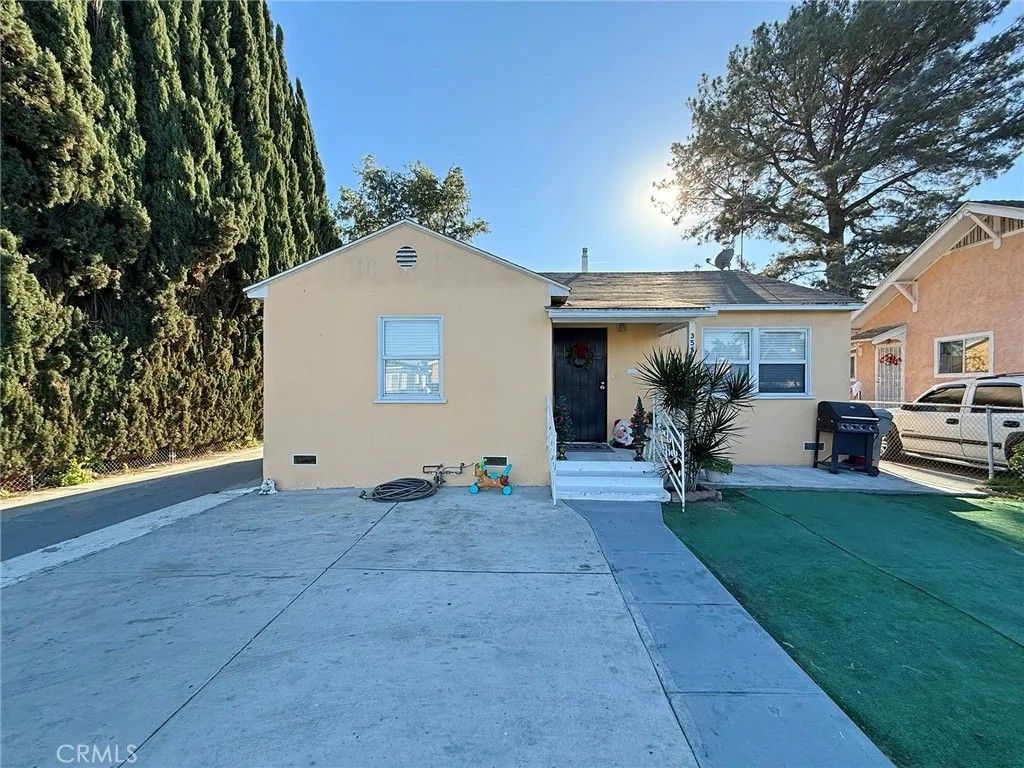 Photo of 3556 Euclid St, Lynwood, CA 90262 (MLS # RS25266641)