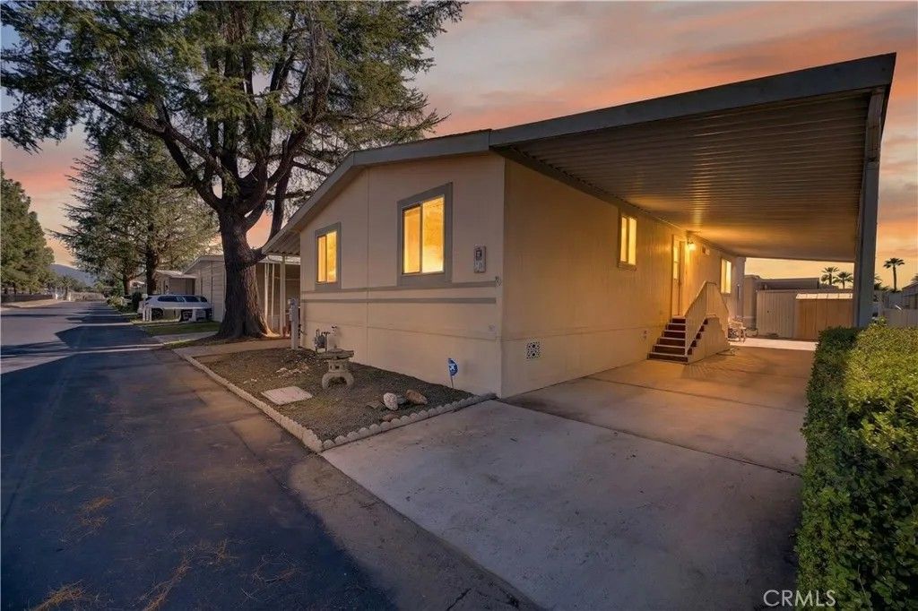 Photo of 725 W Thornton Ave #10, Hemet, CA 92543 (MLS # IV26016095)