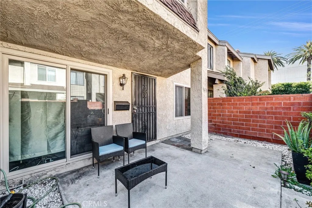 943 W Lamark Lane