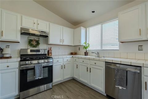 Photo of 3918 Parkside Court, Rosamond, CA 93560 (MLS # SR26085426)