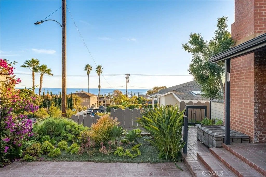 Photo of 252 Chiquita St, Laguna Beach, CA 92651 (MLS # LG26009733)