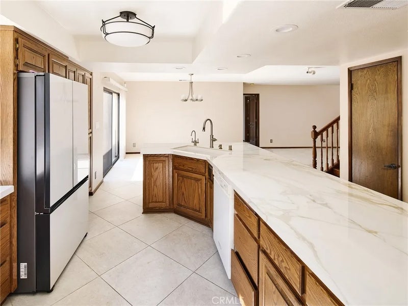 4313 W 133rd