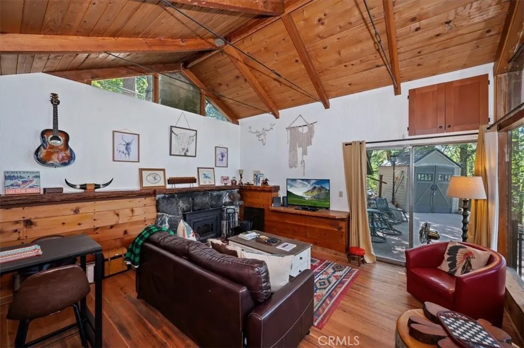27596 Oak Knoll