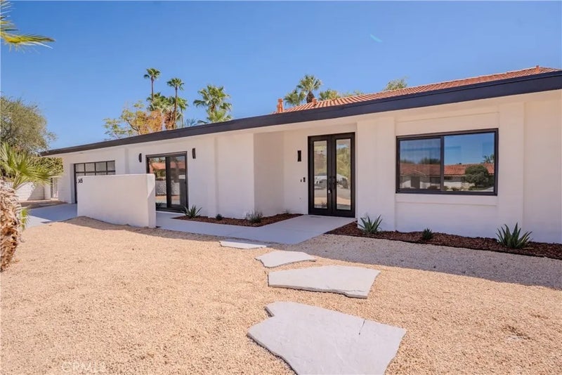 3495 E Loma Vista Circle