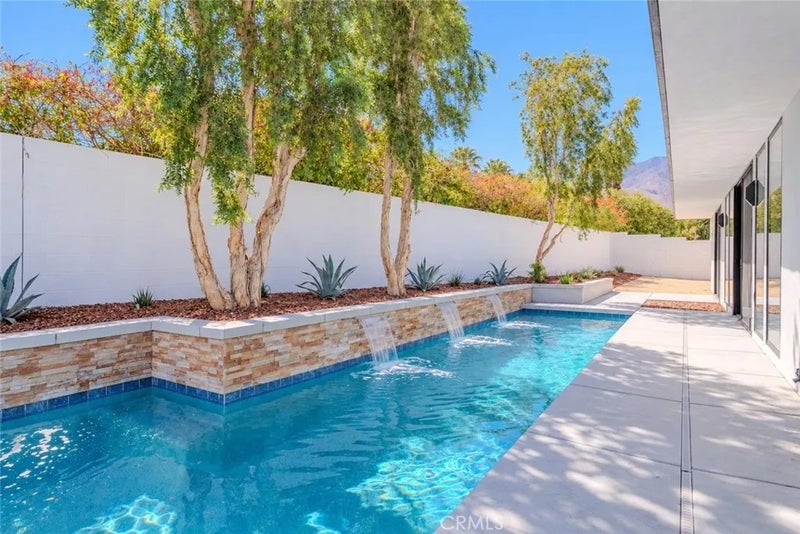 3495 E Loma Vista Circle