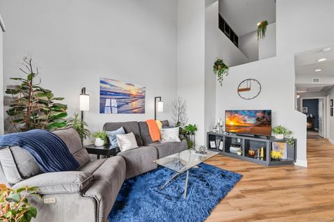 4062 Union Square Ln San Diego CA 92105