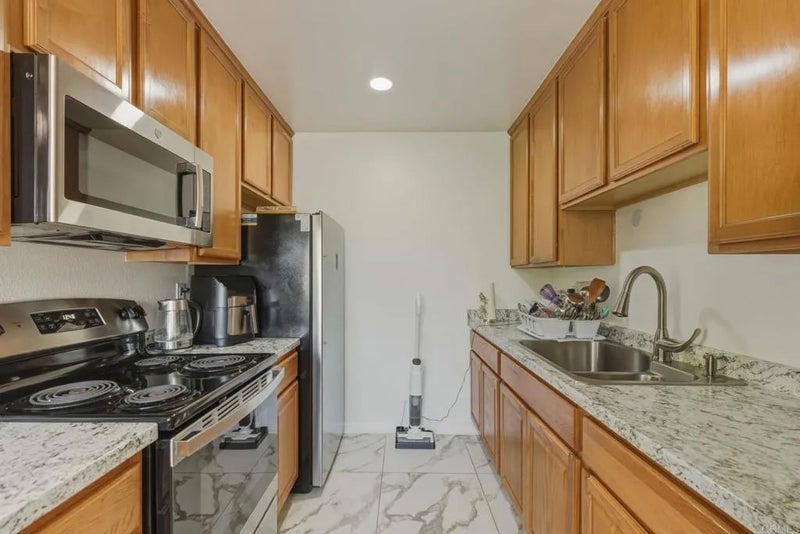 505 E Madison Ave 76