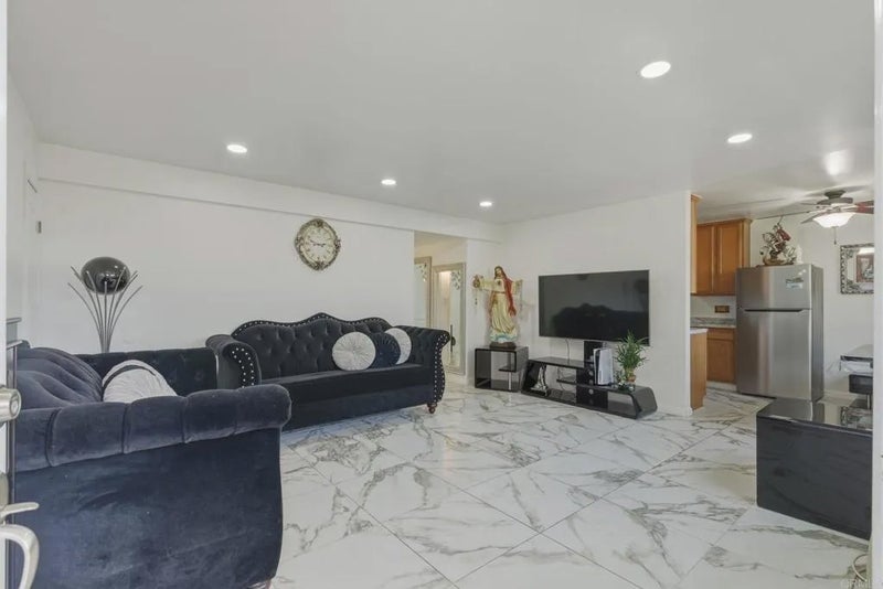 505 E Madison Ave 76
