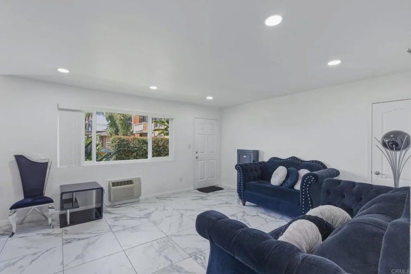 505 E Madison Ave 76