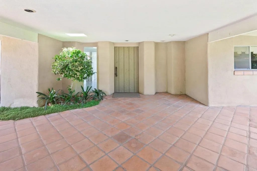 14048 San Pasqual Valley Road