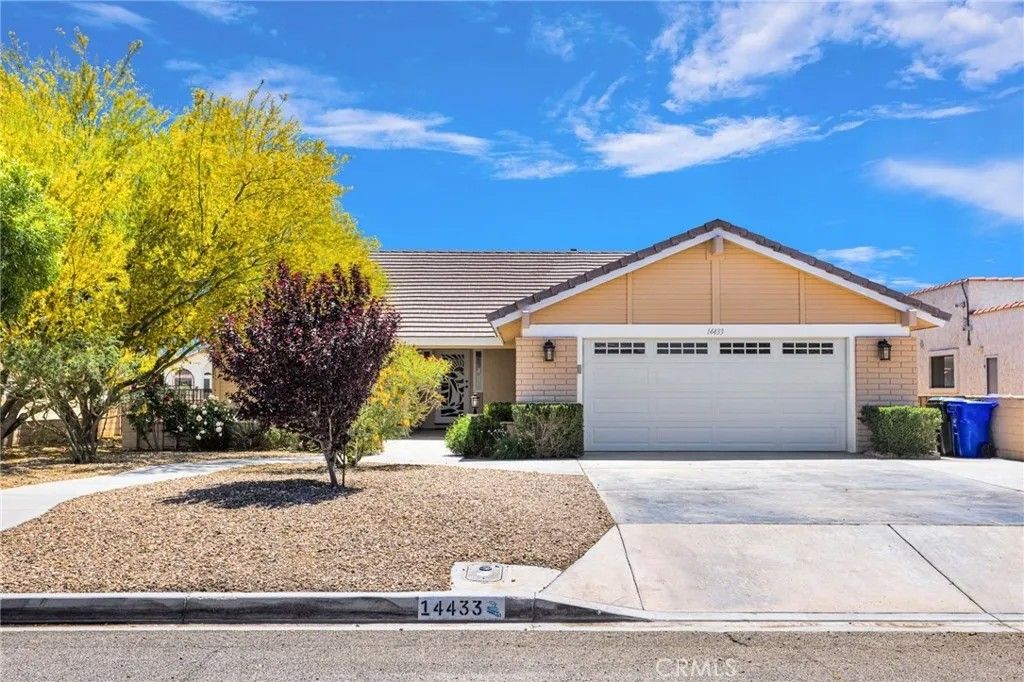 Photo of 14433 Ironsides Lane, Helendale, CA 92342 (MLS # IV26089817)