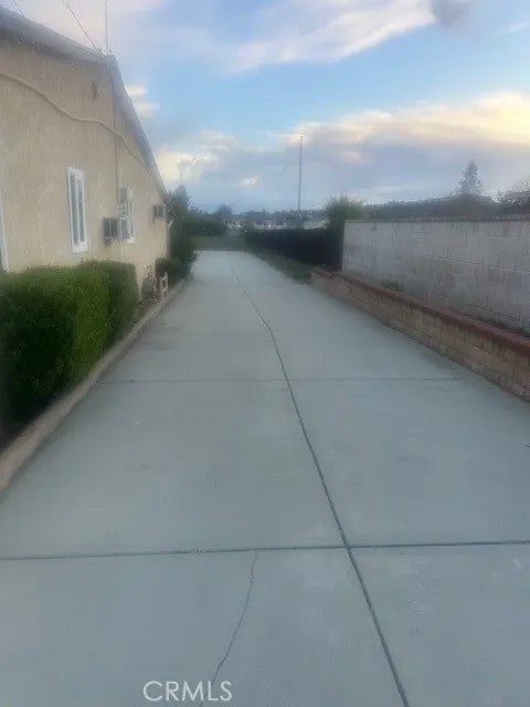 641 W 48th