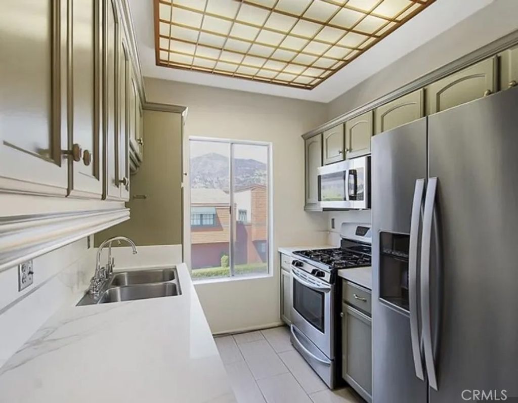 Photo of 409 Burchett St #315, Glendale, CA 91203 (MLS # GD26041149)