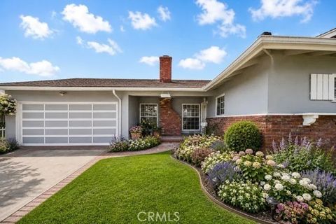 Photo of 7562 Alhambra DR, Huntington Beach, CA 92647 (MLS # OC26096545)