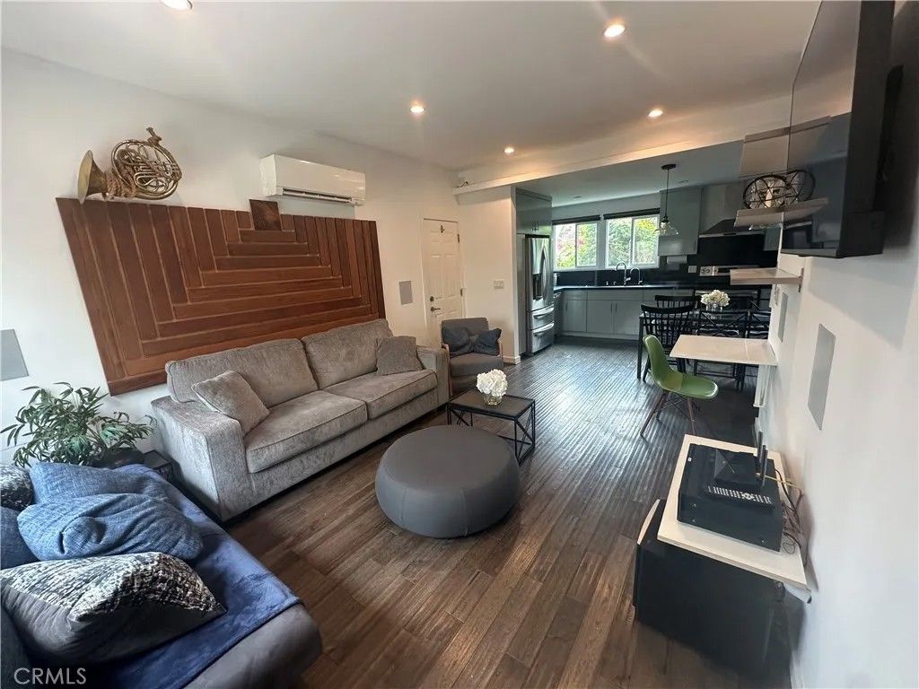 Photo of 1834 9th, Santa Monica, CA 90404 (MLS # SR25280345)