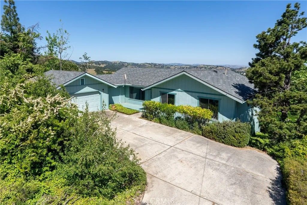 Photo of 12150 San Marcos Rd, Atascadero, CA 93422 (MLS # NS26074649)