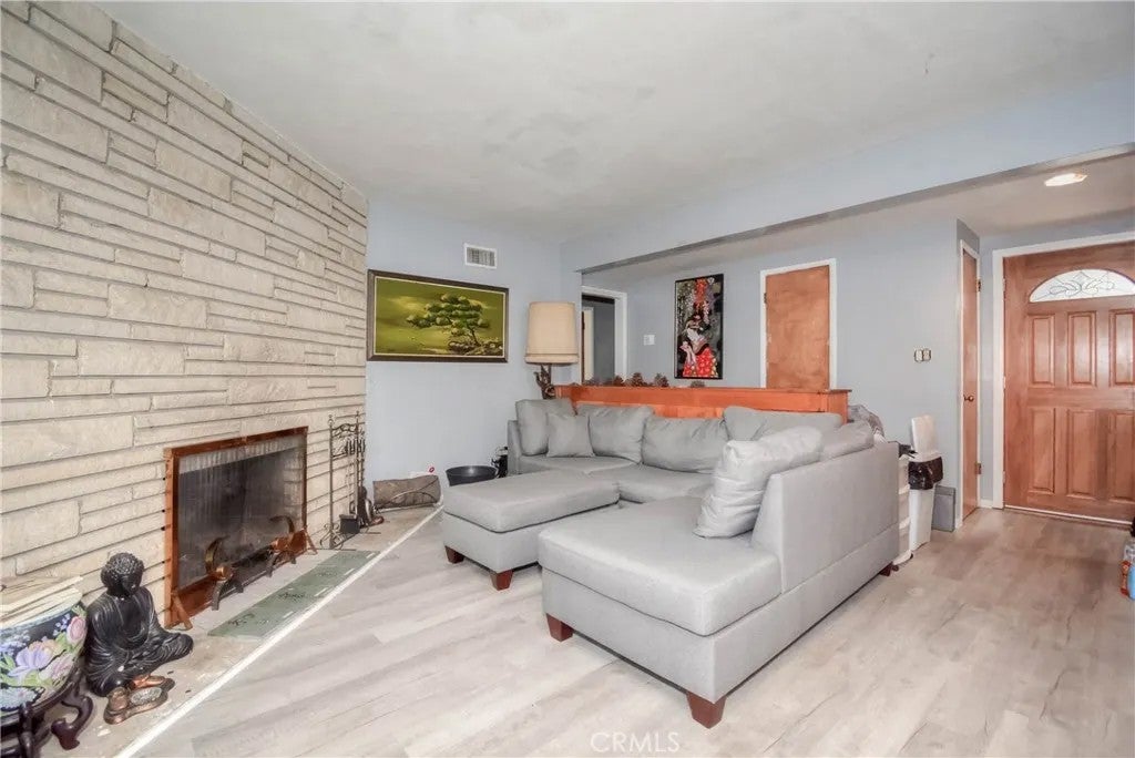 15043 Hayward Avenue