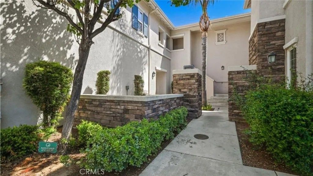 Photo of 26426 Arboretum Way #806, Murrieta, CA 92563 (MLS # SW26027391)