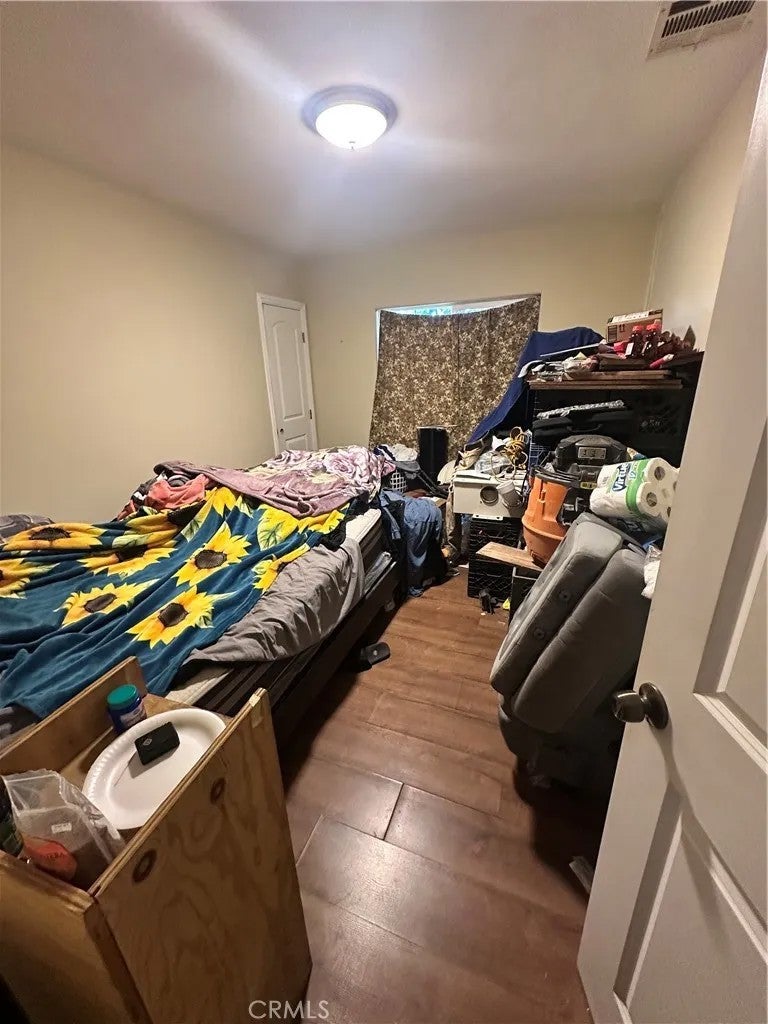 8903 S Denker