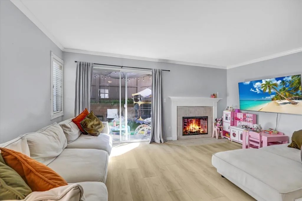 2102 Kings View Circle