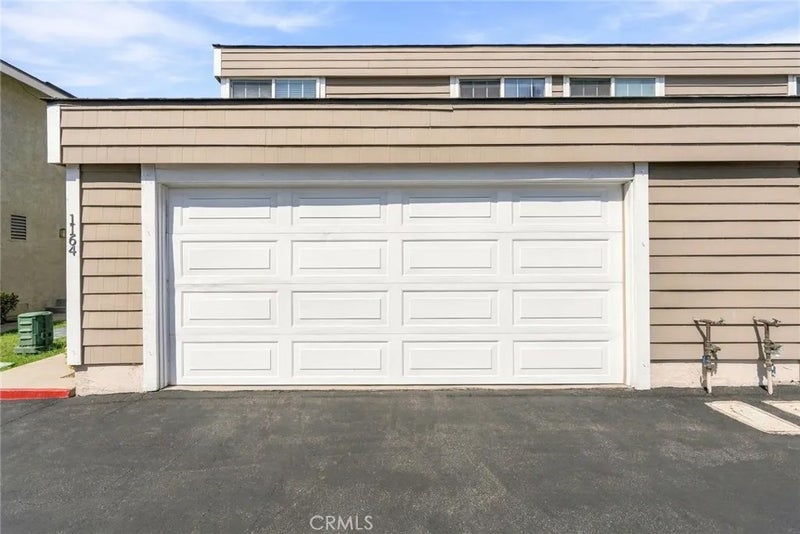1164 N Lyman