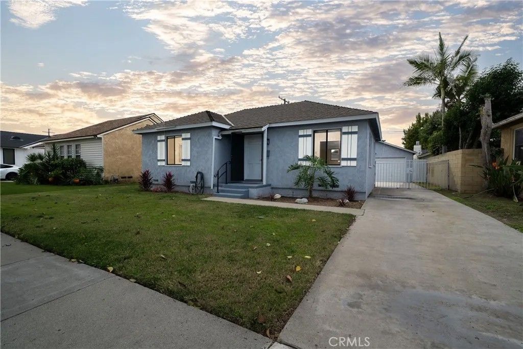 Photo of 6023 Whitewood Avenue, Lakewood, CA 90712 (MLS # PW25239319)