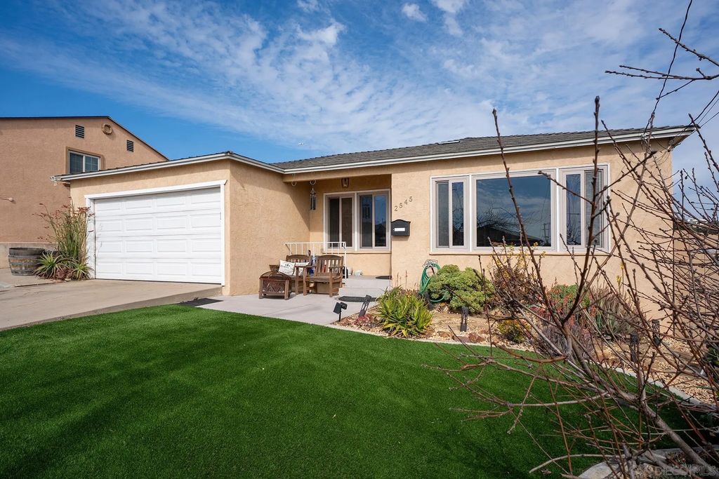 Photo of 2545 Calle Aguadulce, San Diego, CA 92139 (MLS # 260003568)