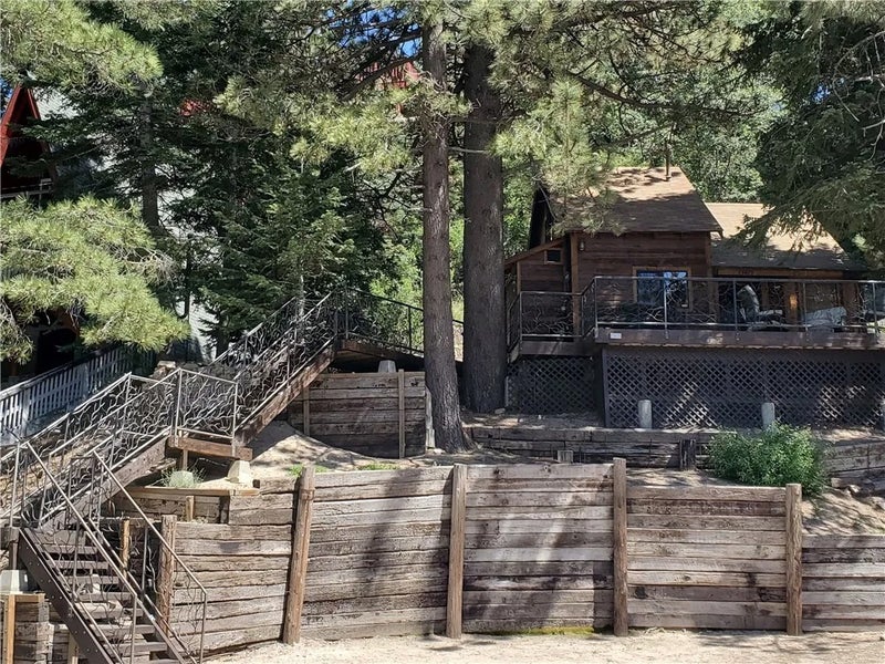 33429 Robin Drive