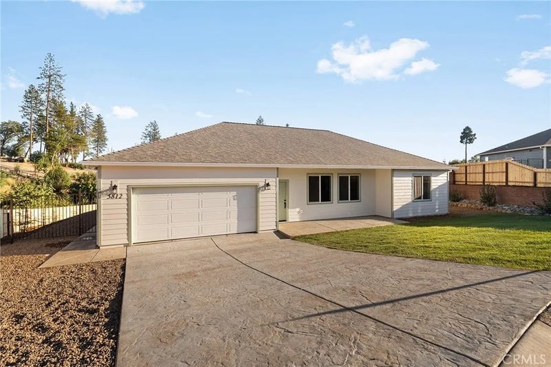 5812 Golden Oaks Road