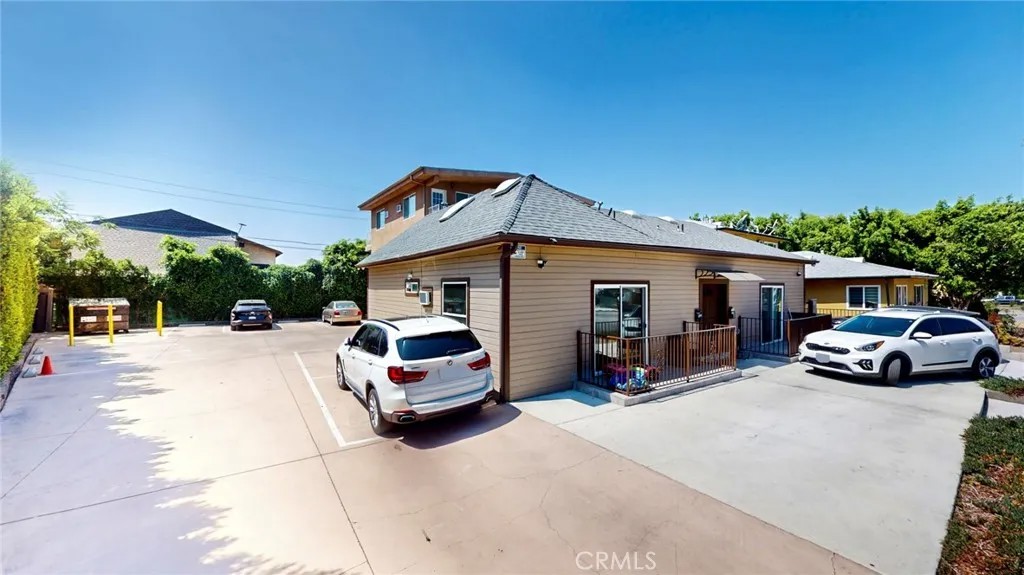 1344 E Broadway