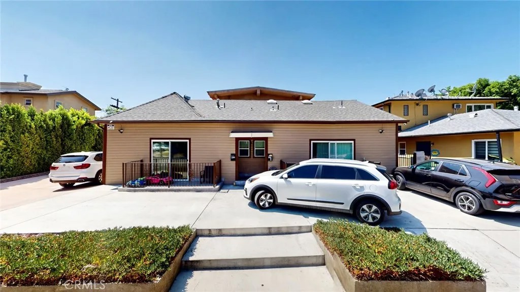 1344 E Broadway