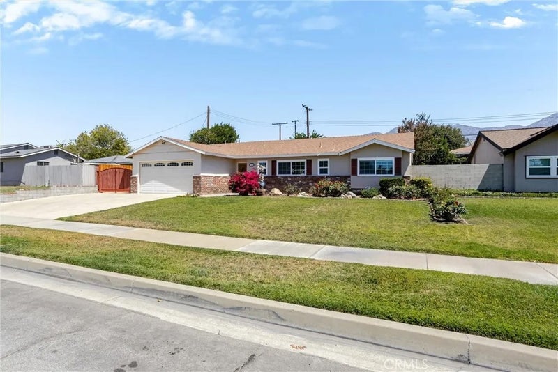 1255 E 13th