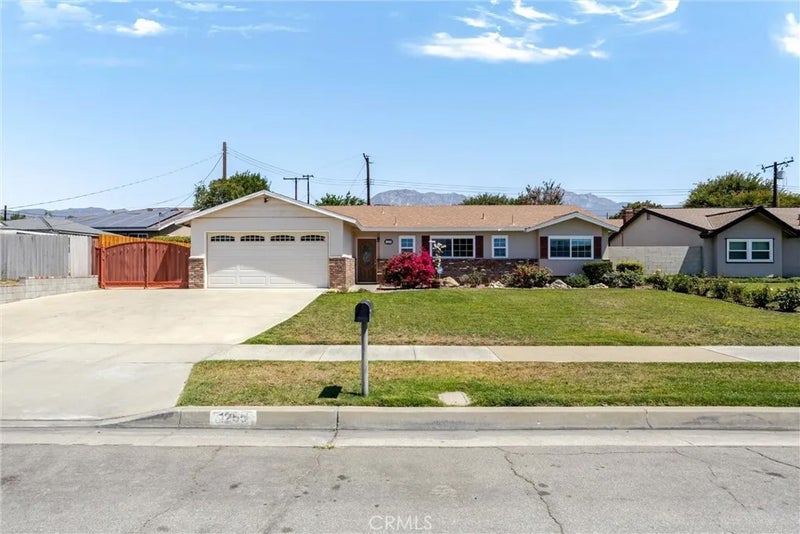 1255 E 13th