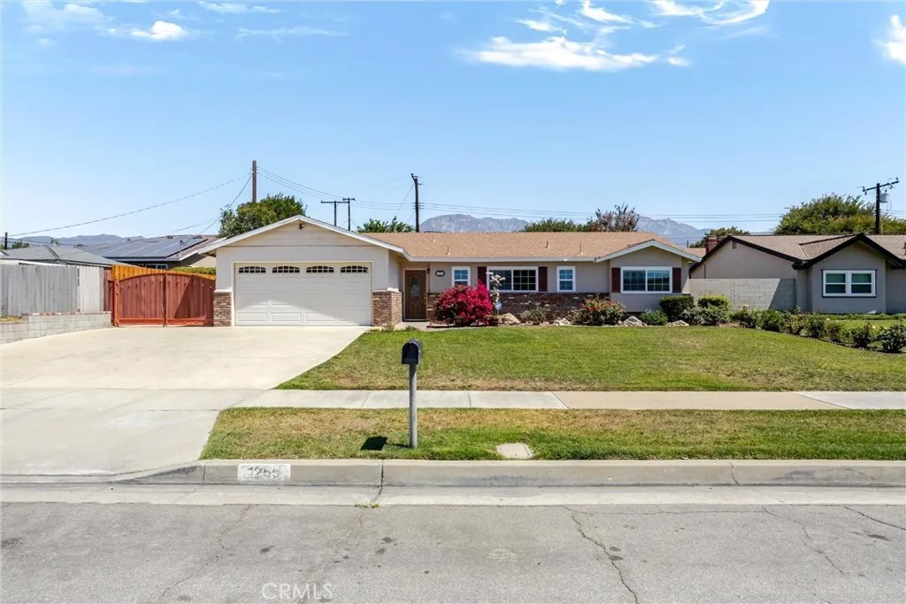 1255 E 13th
