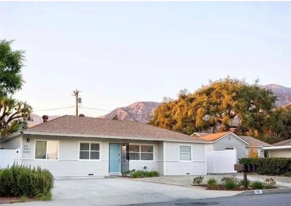 Photo of 361 Norumbega Dr, Monrovia, CA 91016 (MLS # AR25267750)