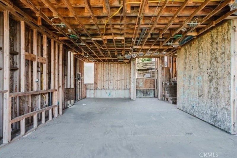1688 Sunset Plaza Drive