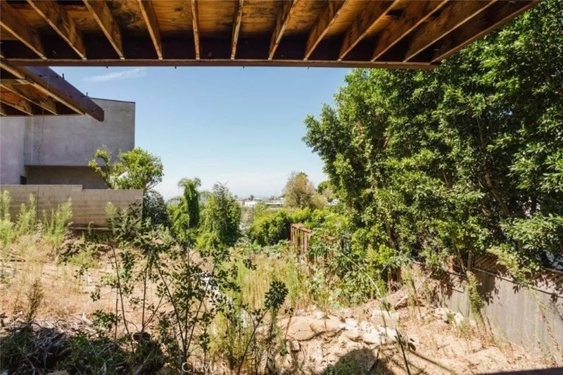 1688 Sunset Plaza Drive