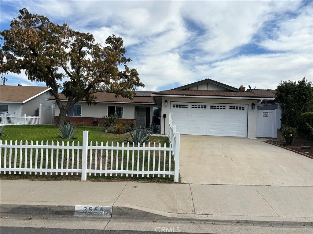Photo of 3555 Dixie Ln, Riverside, CA 92503 (MLS # IG26017325)