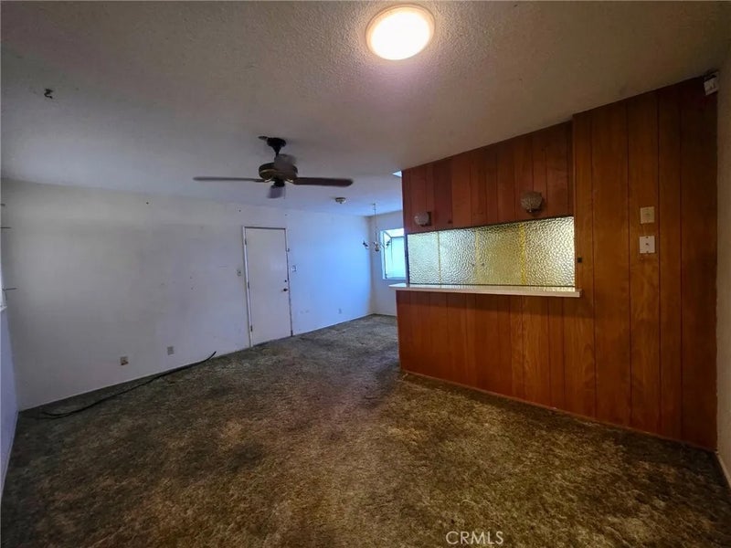 992 W Hoffer