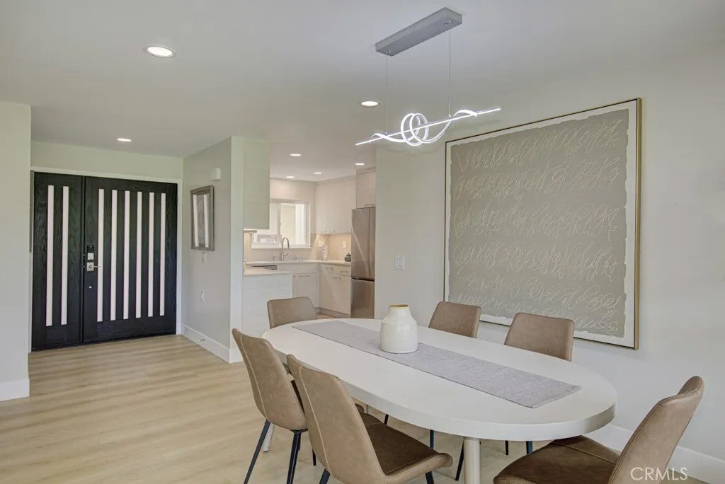 2386 Via Mariposa West West 2F