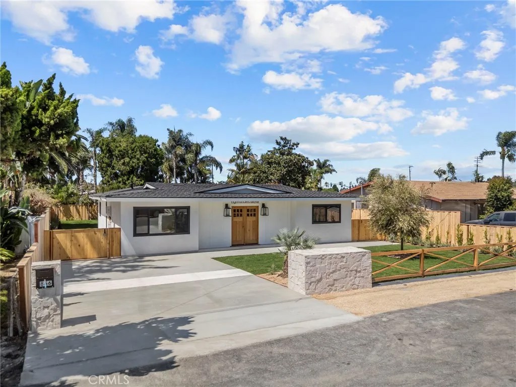 866 La Mirada Avenue