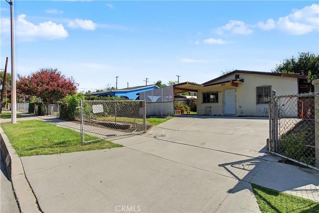 128 N Sandalwood Avenue